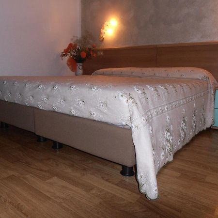 Hotel Locanda Ridevert à Tione di Trento Chambre photo