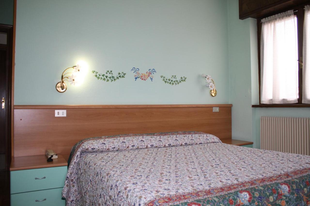 Hotel Locanda Ridevert à Tione di Trento Extérieur photo