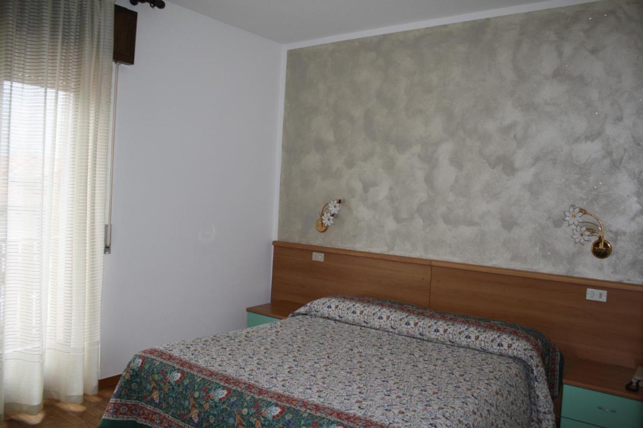 Hotel Locanda Ridevert à Tione di Trento Extérieur photo