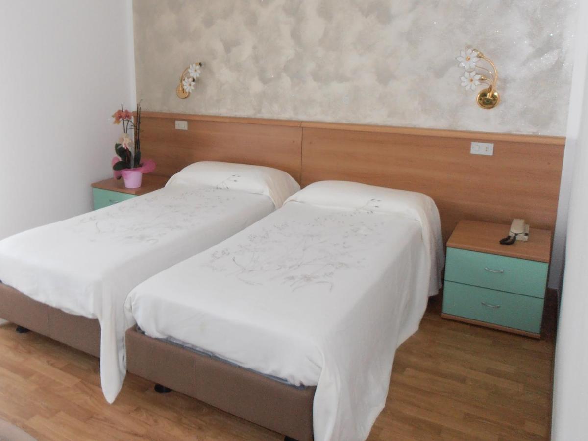 Hotel Locanda Ridevert à Tione di Trento Extérieur photo